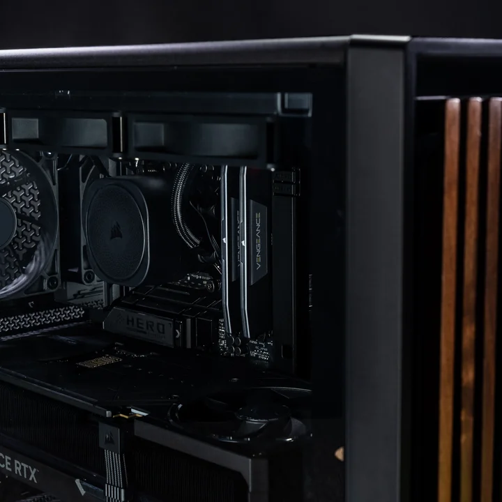 Black FRAME 4000D Dark Wood - 5