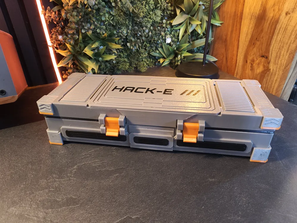 HACK-E_08_Closed