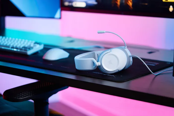 HS35_v3_WHITE_Lifestyle_03