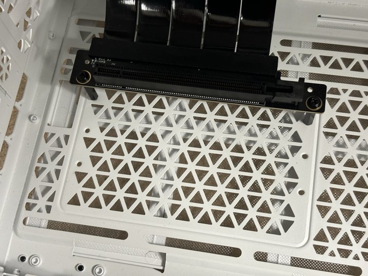 Installing the vertical mounting kit for the 2500 series case | CORSAIR ...