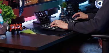 SKIFF 100 Side Angle no g keys