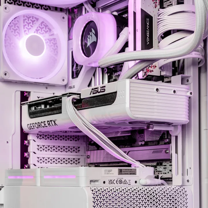 WHITE FRAME 4500X NEWEGG 1x1 - 4