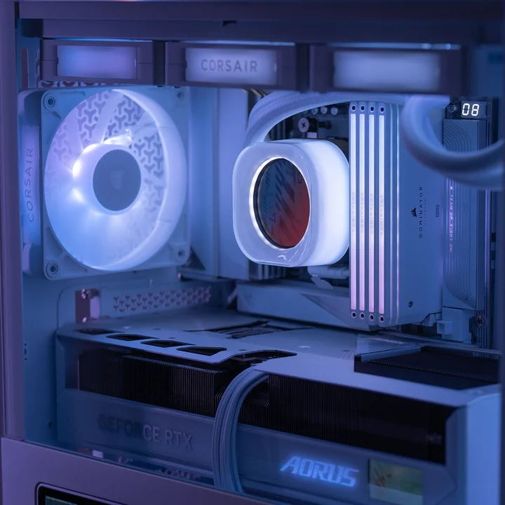 White FRAME 4000D Pixel Glass - 8