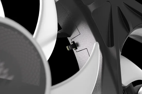 iCUE_LINK_RX360_II_RGB_BLACK_08_THERMO